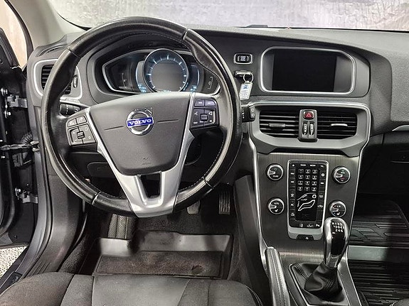 Volvo V40 6 of 8