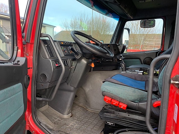 Volvo 340 4 of 12