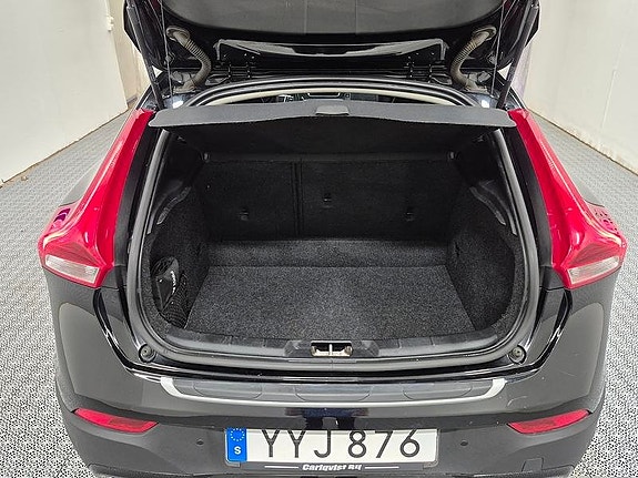 Volvo V40 Cross Country 9 of 10