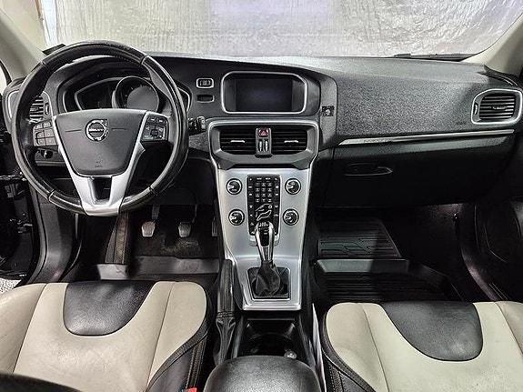 Volvo V40 Cross Country 6 of 10