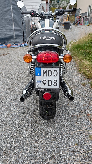 Triumph BONNEVILLE T120 3 of 4