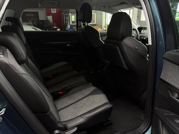 Peugeot 5008 14 of 16