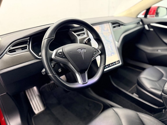 Tesla Model S 16 of 21