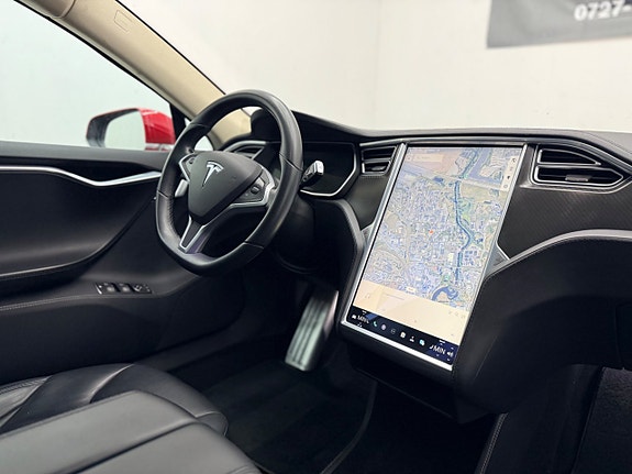 Tesla Model S 19 of 21
