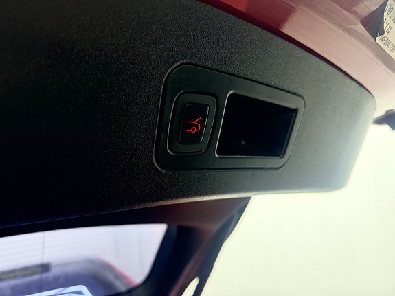 Tesla Model S 11 of 21