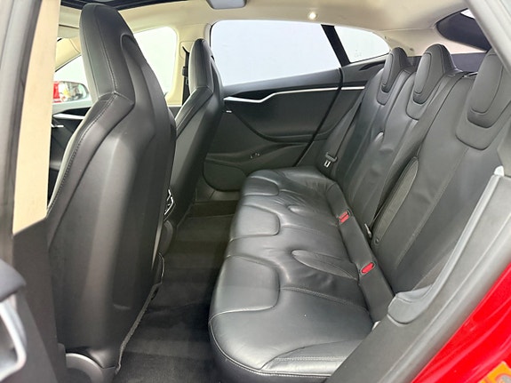 Tesla Model S 13 of 21