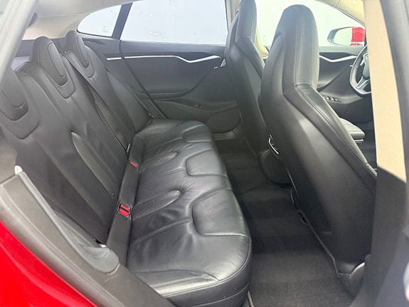 Tesla Model S 12 of 21
