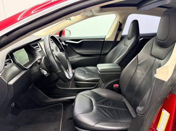 Tesla Model S 15 of 21