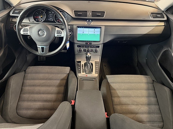 Volkswagen Passat 8 of 14