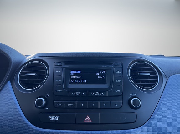 Hyundai i10 26 of 30