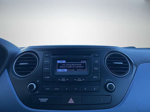 Hyundai i10 25 of 30