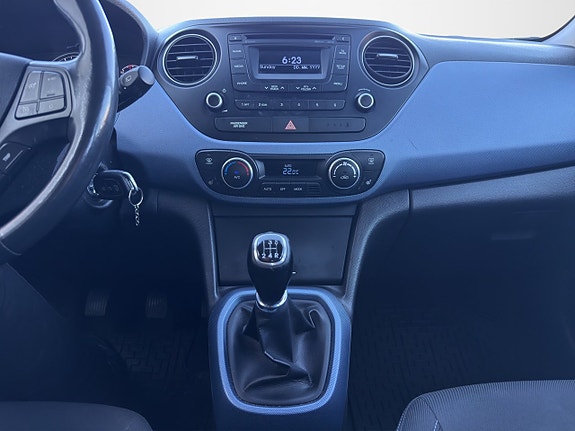 Hyundai i10 24 of 30