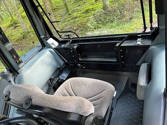 Valtra A72 lastare skogshytt i nyskick 6 of 12