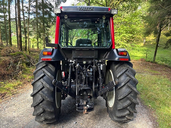Valtra A72 lastare skogshytt i nyskick 4 of 12