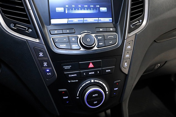 Hyundai Grand Santa Fe 28 of 30
