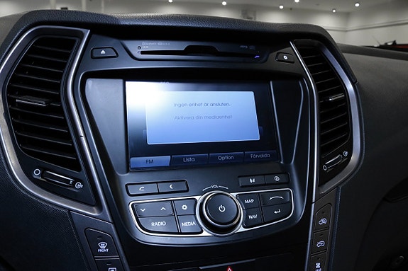 Hyundai Grand Santa Fe 30 of 30