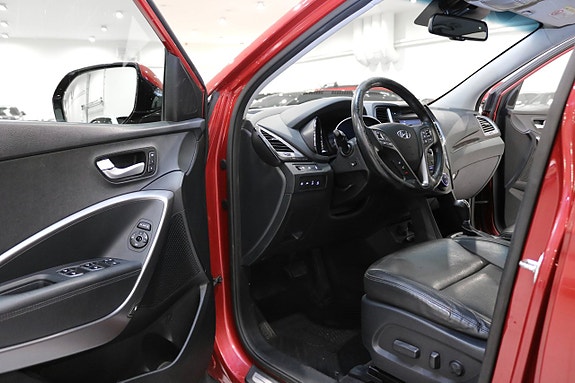 Hyundai Grand Santa Fe 12 of 30