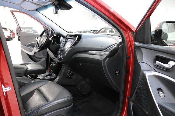 Hyundai Grand Santa Fe 14 of 30