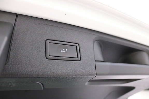 Volkswagen Passat 18 of 28