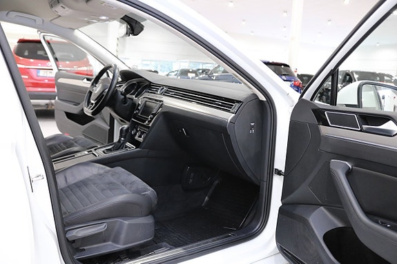 Volkswagen Passat 12 of 28