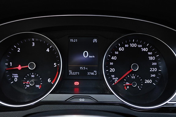 Volkswagen Passat 28 of 28