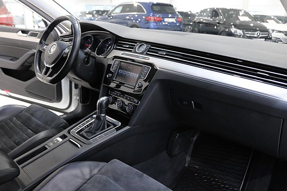 Volkswagen Passat 11 of 28