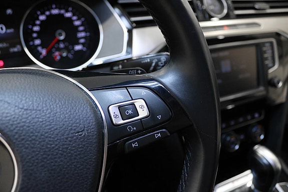 Volkswagen Passat 27 of 28