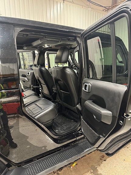 Jeep Gladiator 10 of 11