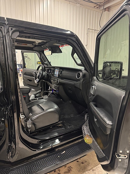 Jeep Gladiator 9 of 11