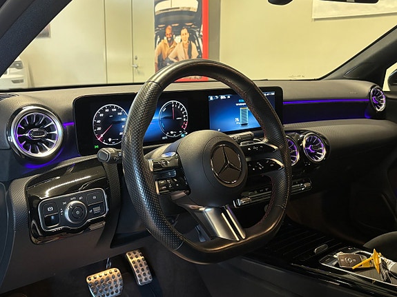 Mercedes-Benz A250 e 11 of 30