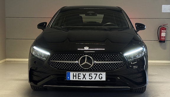 Mercedes-Benz A250 e 8 of 30