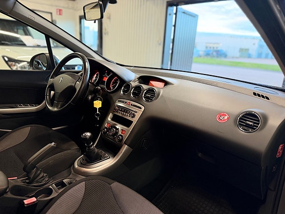 Peugeot 308 13 of 15