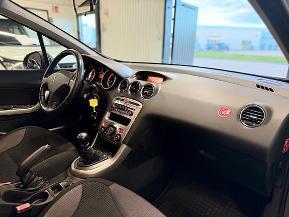 Peugeot 308 11 of 15