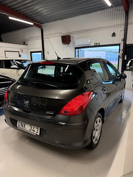 Peugeot 308 7 of 15