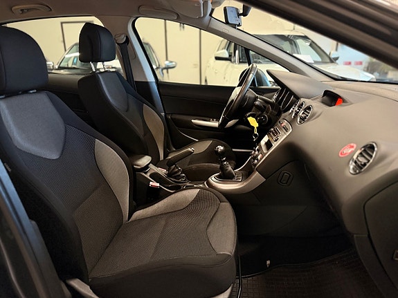 Peugeot 308 12 of 15
