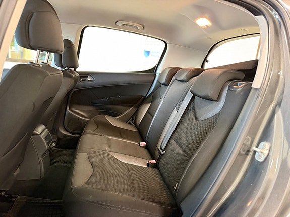 Peugeot 308 10 of 15
