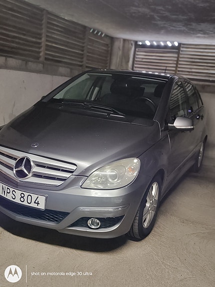 Mercedes-Benz B180 10 of 15