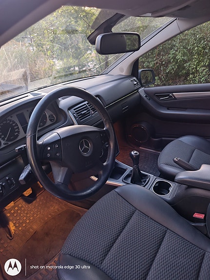 Mercedes-Benz B180 13 of 15