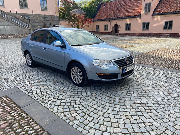 Volkswagen Passat 6 of 12
