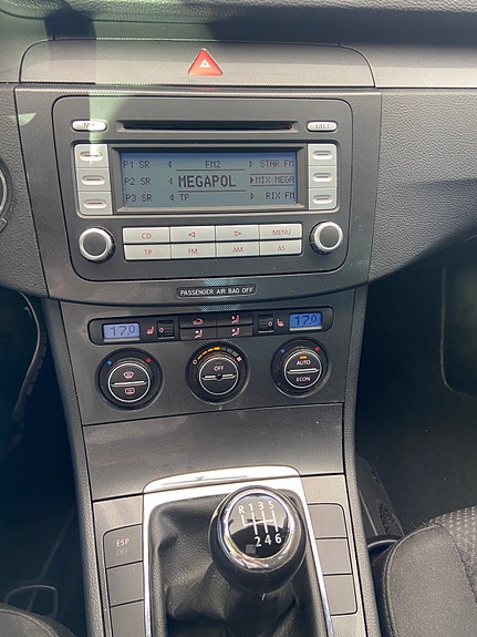 Volkswagen Passat 10 of 12