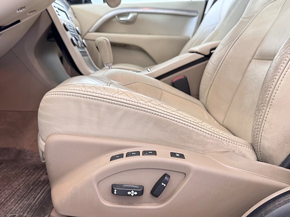 Volvo V70 25 of 27