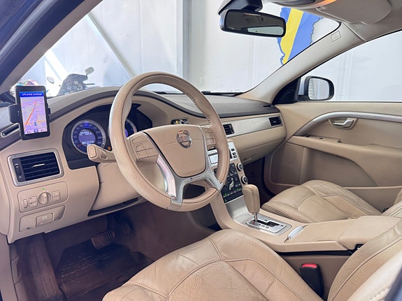 Volvo V70 10 of 27