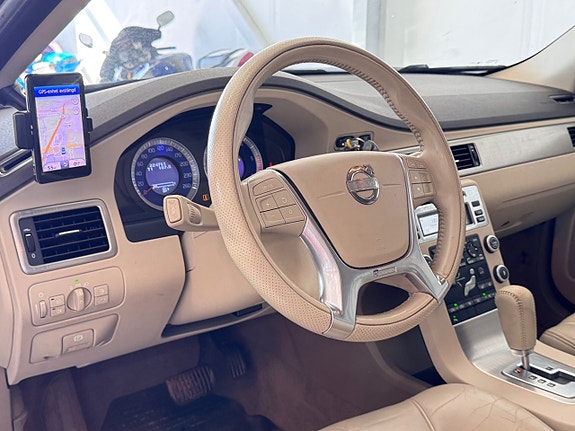 Volvo V70 20 of 27