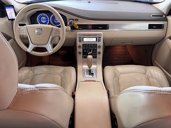 Volvo V70 18 of 27