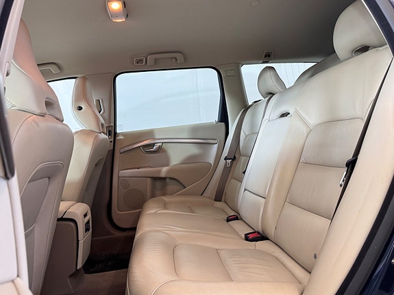 Volvo V70 16 of 27
