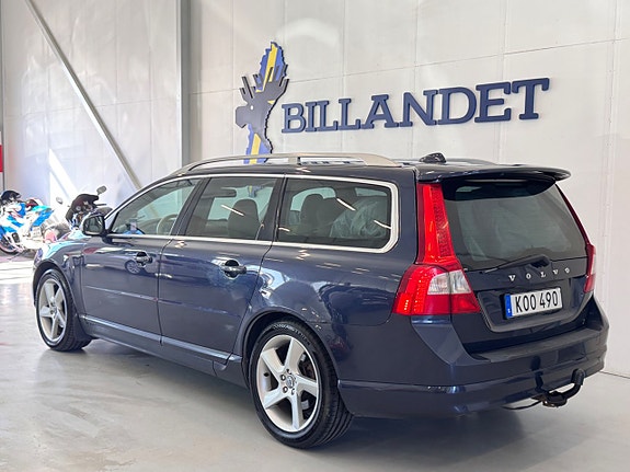 Volvo V70 4 of 27