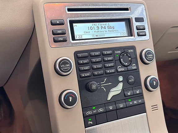 Volvo V70 22 of 27