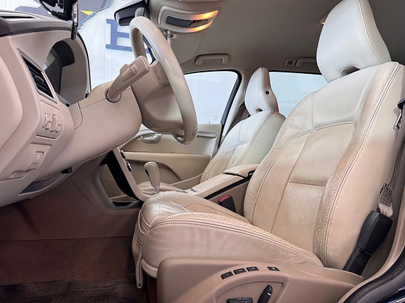 Volvo V70 12 of 27