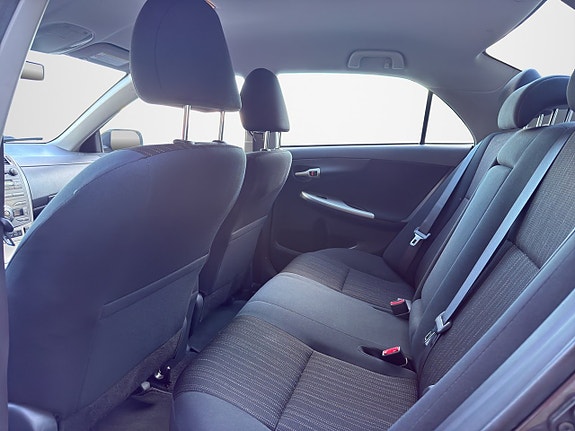 Toyota Corolla 15 of 30