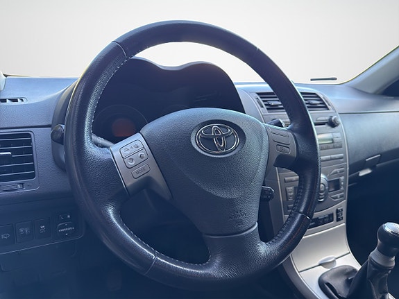 Toyota Corolla 19 of 30